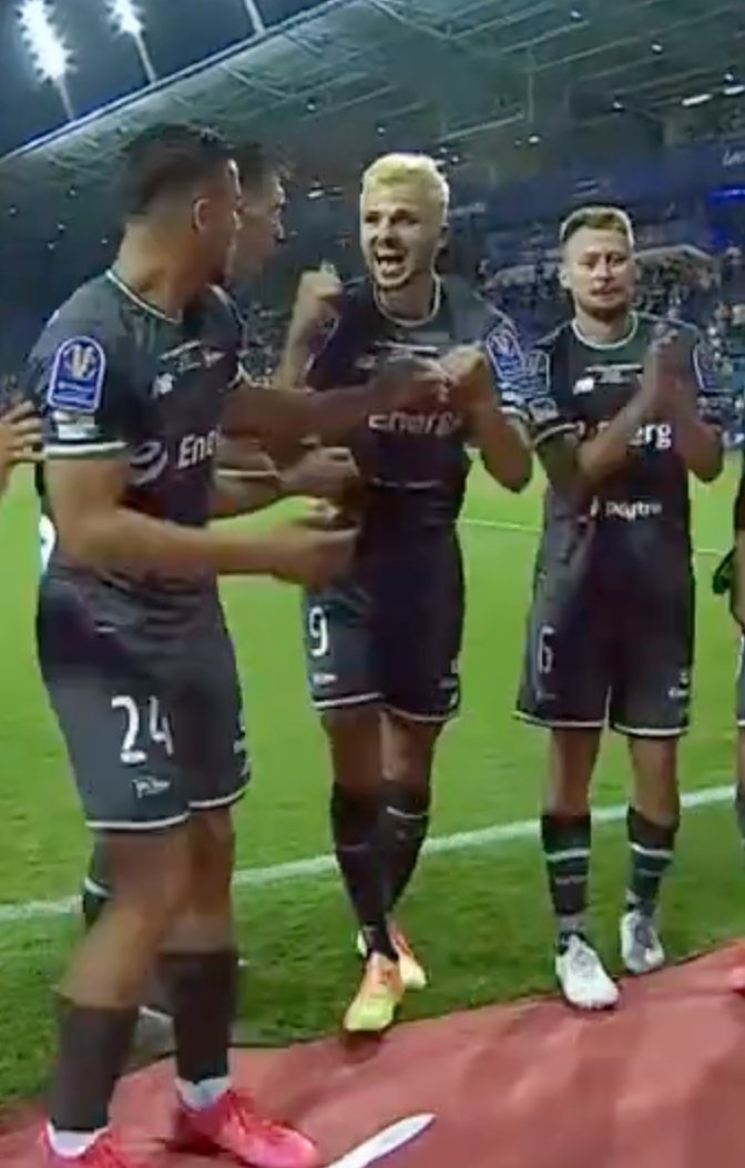 Alek ⚽️🏒⚪️🔴 tweet media