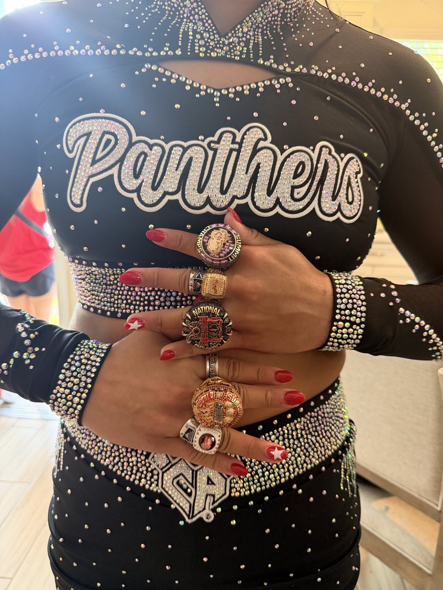 Steph1183's tweet photo. Day one! Let’s go Panthers! 4:22pm!! https://t.co/RywLa5ipqA