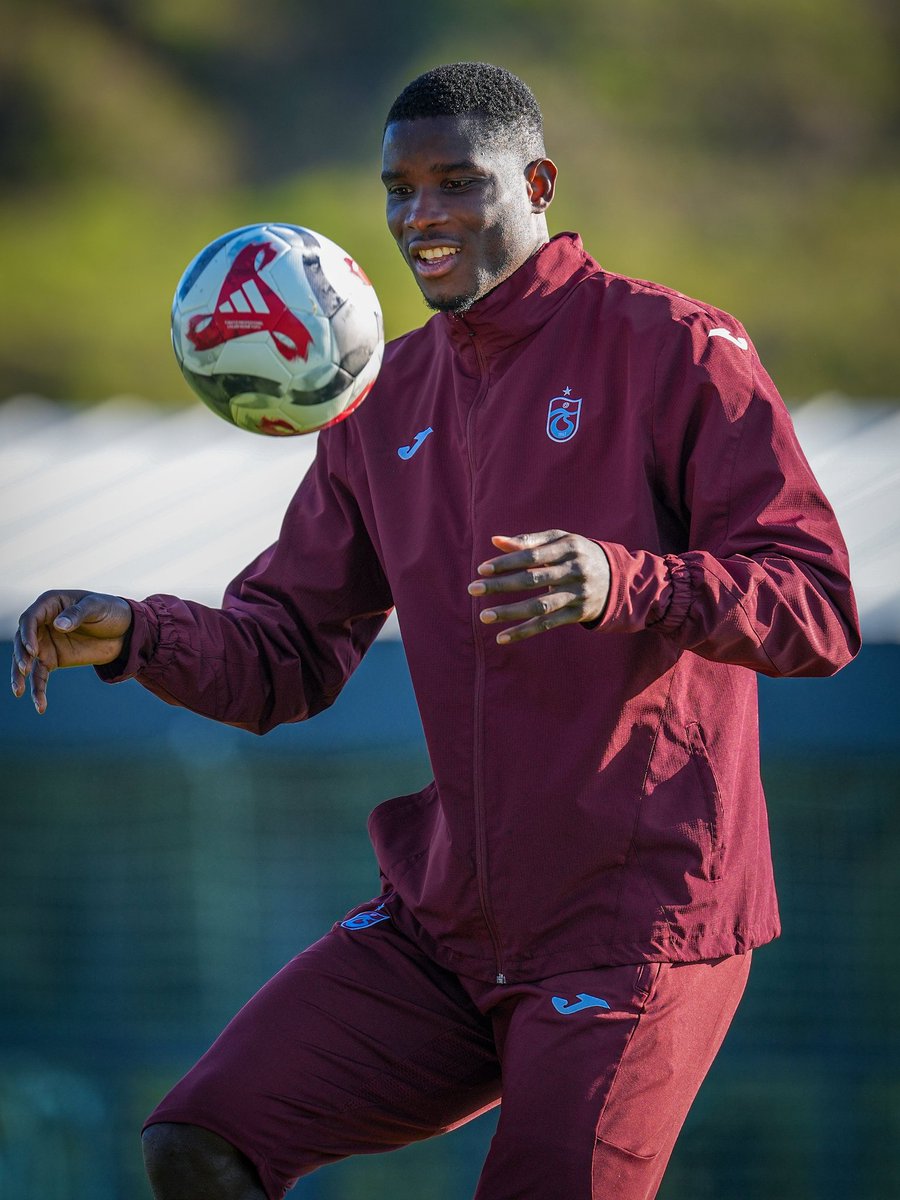 Bordo-Mavi Duvar tweet media