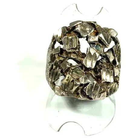 ClarasJewelry's tweet image. Large Chunky Sterling Silver Textured Nugget Style Ring Mexico Size 10
#rubylane #vintage #retro #SterlingSilver #ring #vintagejewelry #giftideas #jewelryaddict  #vintagebeginshere #treasures 
rubylane.com/item/136230-E1…