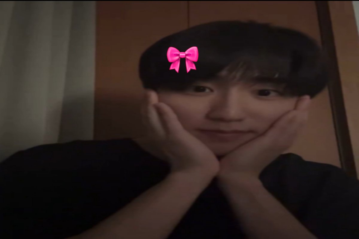 ️️ ️ tweet media