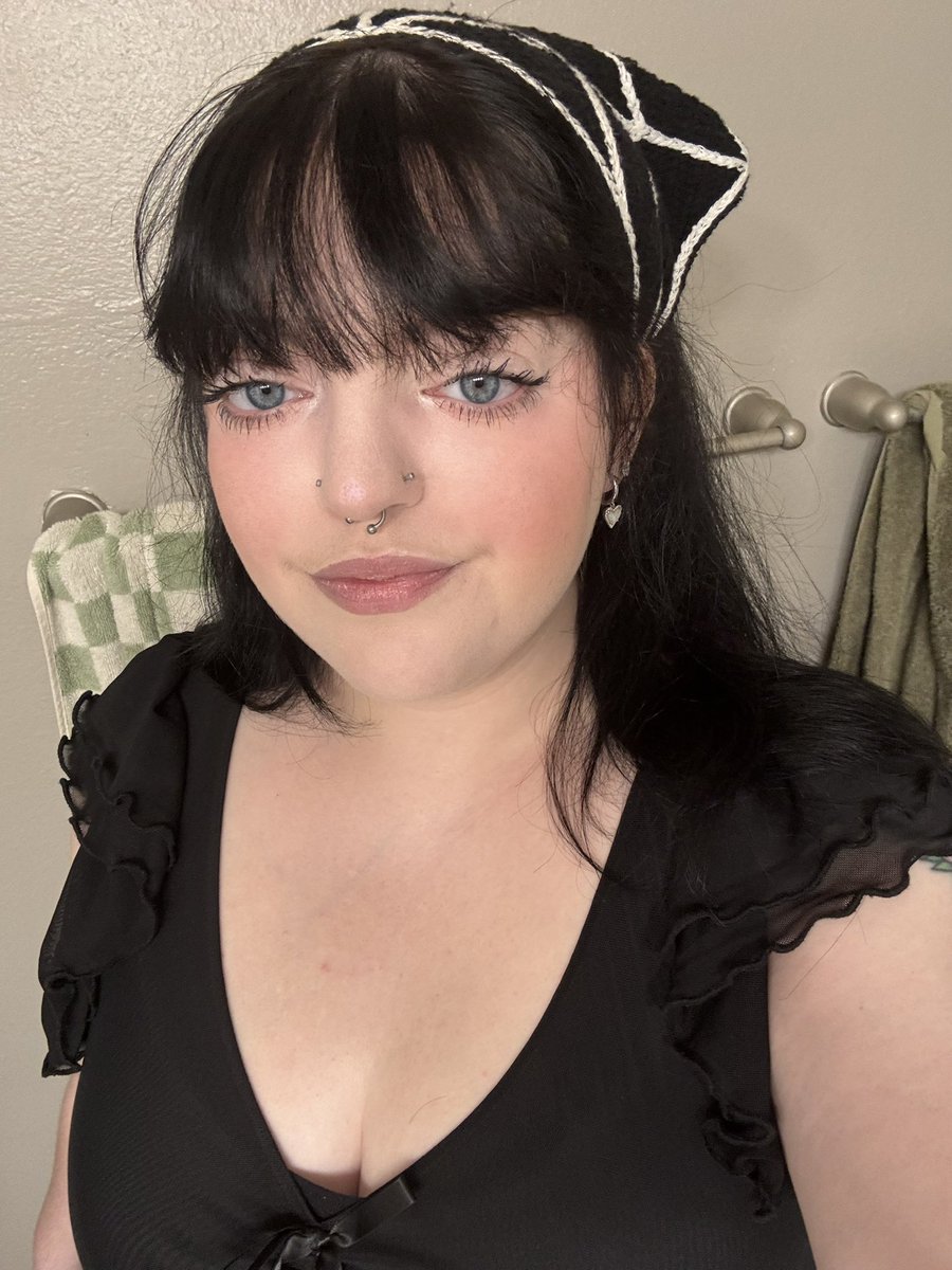 a1waysanangel's tweet photo. happy lesbian visibility day <3 here’s me today <333 i love being a lesbian !!!!!!
🧡🤍🩷 https://t.co/v9AKOpWgIP