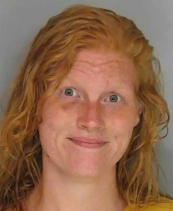 creepydotorg's tweet image. In 2014, 23-year-old Ashley Gabrielle Huff was arrested in Georgia after police found a spoon with red residue in her car.

A field drug test said it was methamphetamine, but Ashley insisted it was just leftover spaghetti sauce from lunch.

Unable to afford bond, she spent nearly