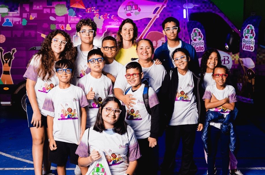 nounsdao's tweet photo. Proposal 685 delivered 1,005 pairs of glasses to kids from 14kg of recycled plastic!

Full article coming soon on @WelcomeToNouns

✍️ Read the Propdate here: https://t.co/WDLkKjToZY https://t.co/8JBWo7Ho44