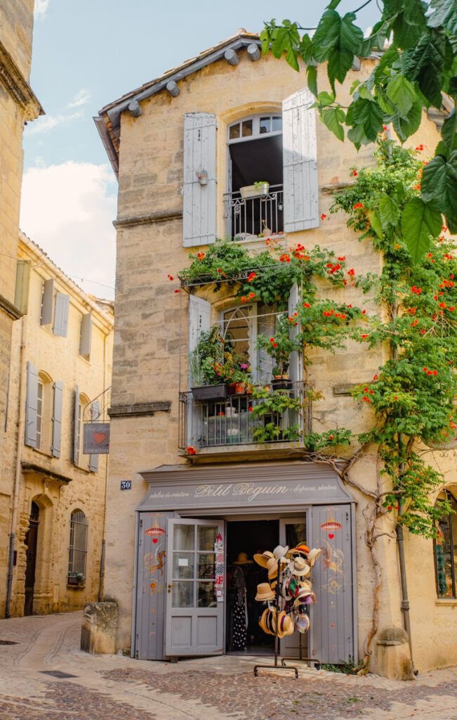 moraimauy's tweet image. Uzes 

            #France