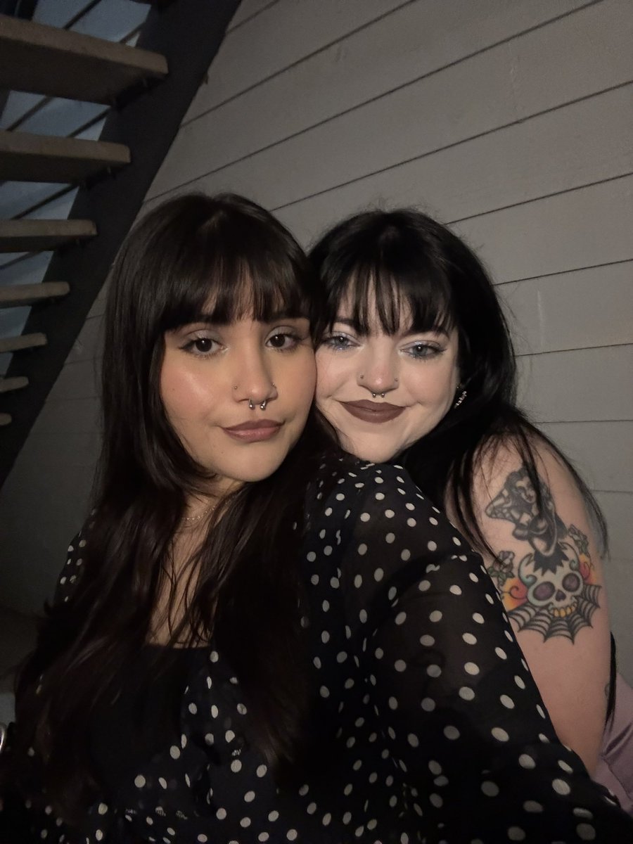 a1waysanangel's tweet photo. love my gf sooo muchhhgg https://t.co/vnzeqr3GT7