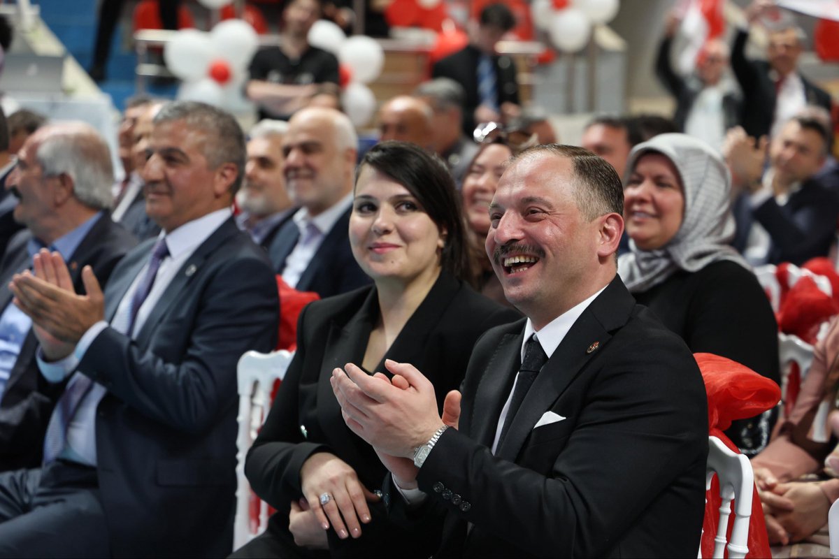 kupcumetehan's tweet photo. Yüce Allah’ıma ne kadar hamd etsem azdır.  
İl yönetim kurulu üyesi kardeşlerime ve ilçe başkanlarımın her birine ayrı ayrı çok teşekkür ediyorum.  
Alperen ocaklı kardeşlerime ve bütün misafirlerimize çok Teşekkür ediyorum.
Varlığınız daim olsun, Allah her birinizden razı olsun. https://t.co/47Whx5x4CW