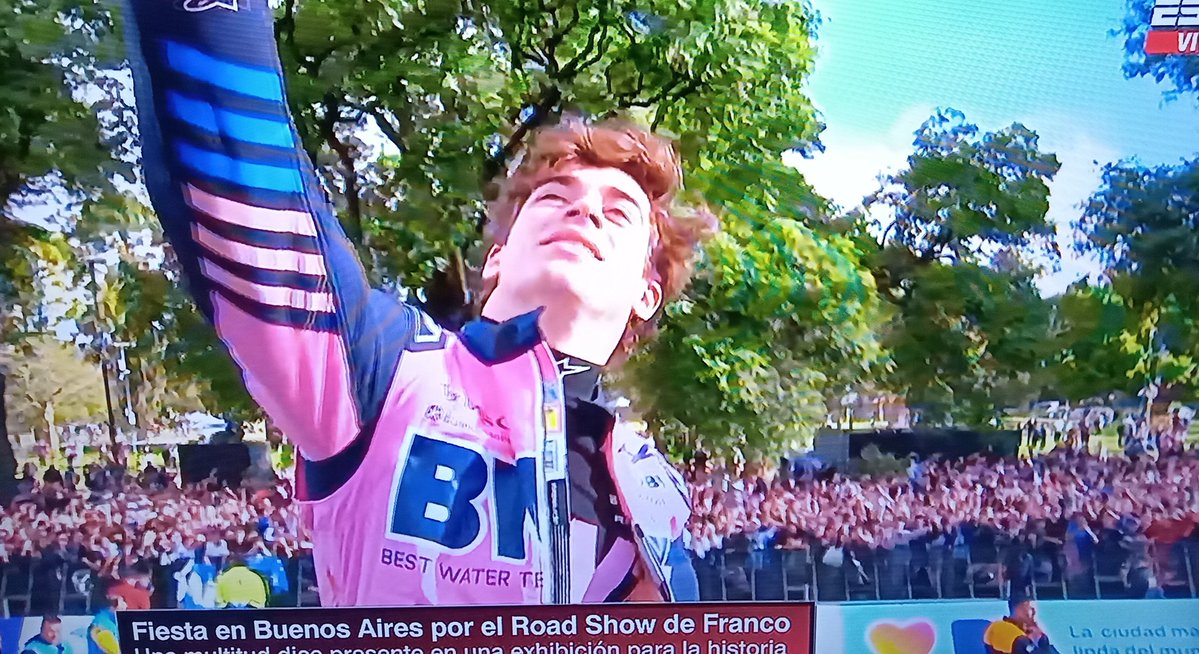 CallegariAlbert's tweet image. Locura por @FranColapinto ante más de 500.000 almas en las avenidas de Palermo, Ciudad de Buenos Aires. Una exhibición inolvidable a borde del Lotus 2012 y del Mercedes Flecha de Plata campeón con Fangio.
#Roadshow
@AlpineF1Team 
@F1