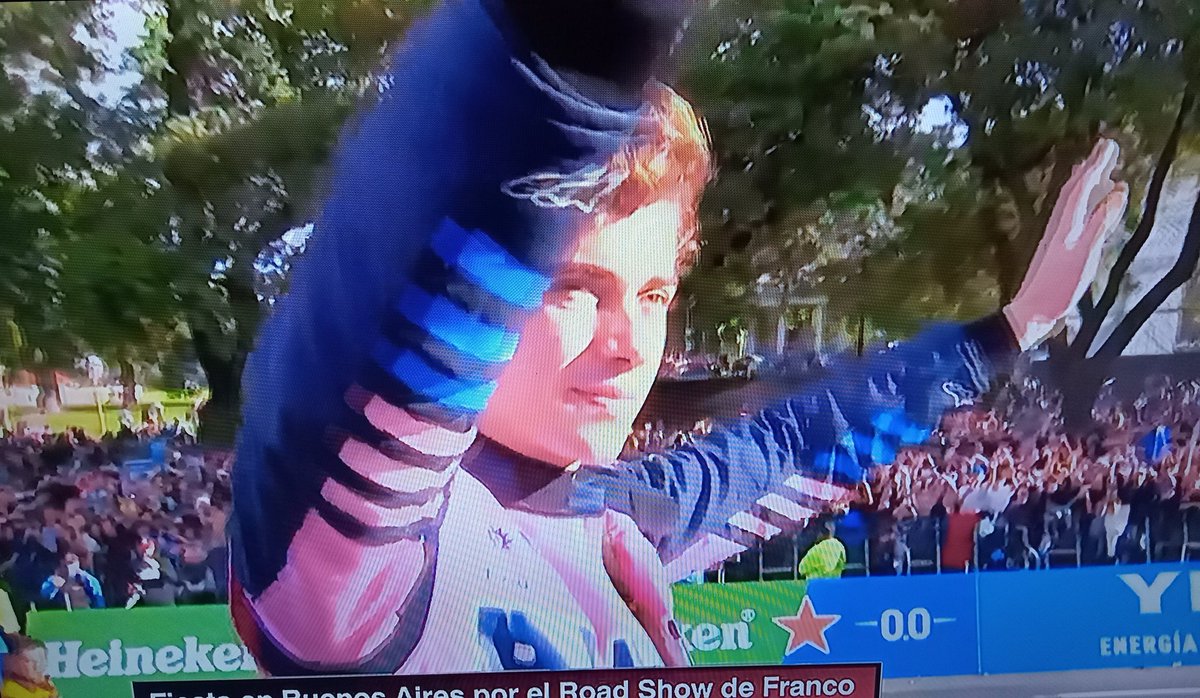 CallegariAlbert's tweet image. Locura por @FranColapinto ante más de 500.000 almas en las avenidas de Palermo, Ciudad de Buenos Aires. Una exhibición inolvidable a borde del Lotus 2012 y del Mercedes Flecha de Plata campeón con Fangio.
#Roadshow
@AlpineF1Team 
@F1