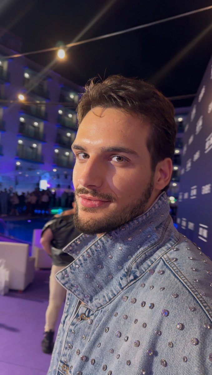 SAMUEL HODECKER tweet media