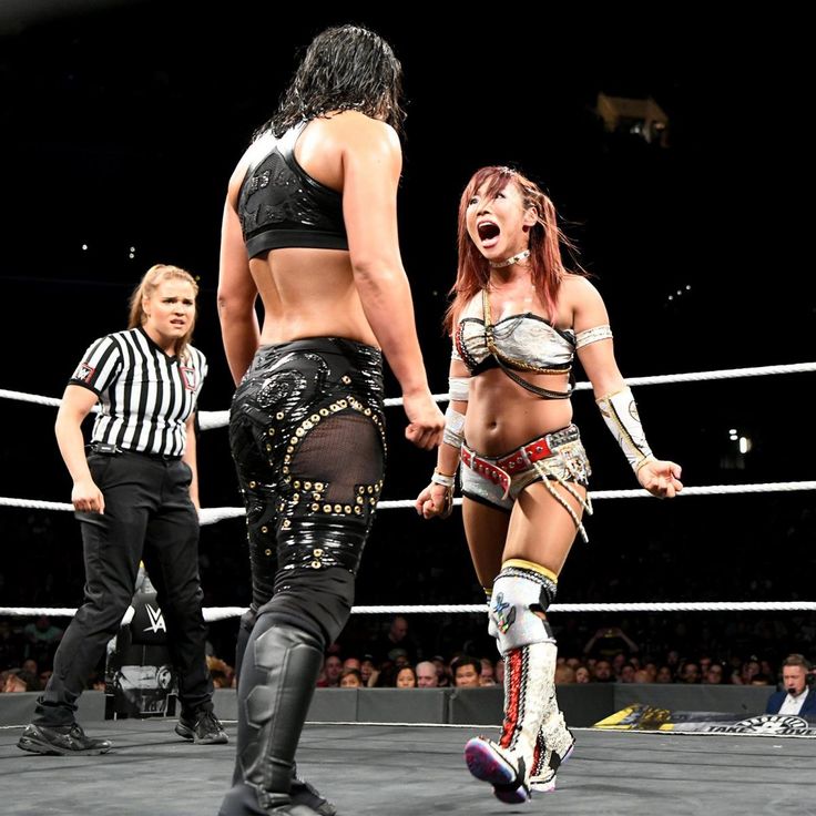 Astrozombies777's tweet image. Shayna and Kairi had such a brilliant fued in #NXT 
@QoSBaszler 👑♠️ @KAIRI_official 🦜