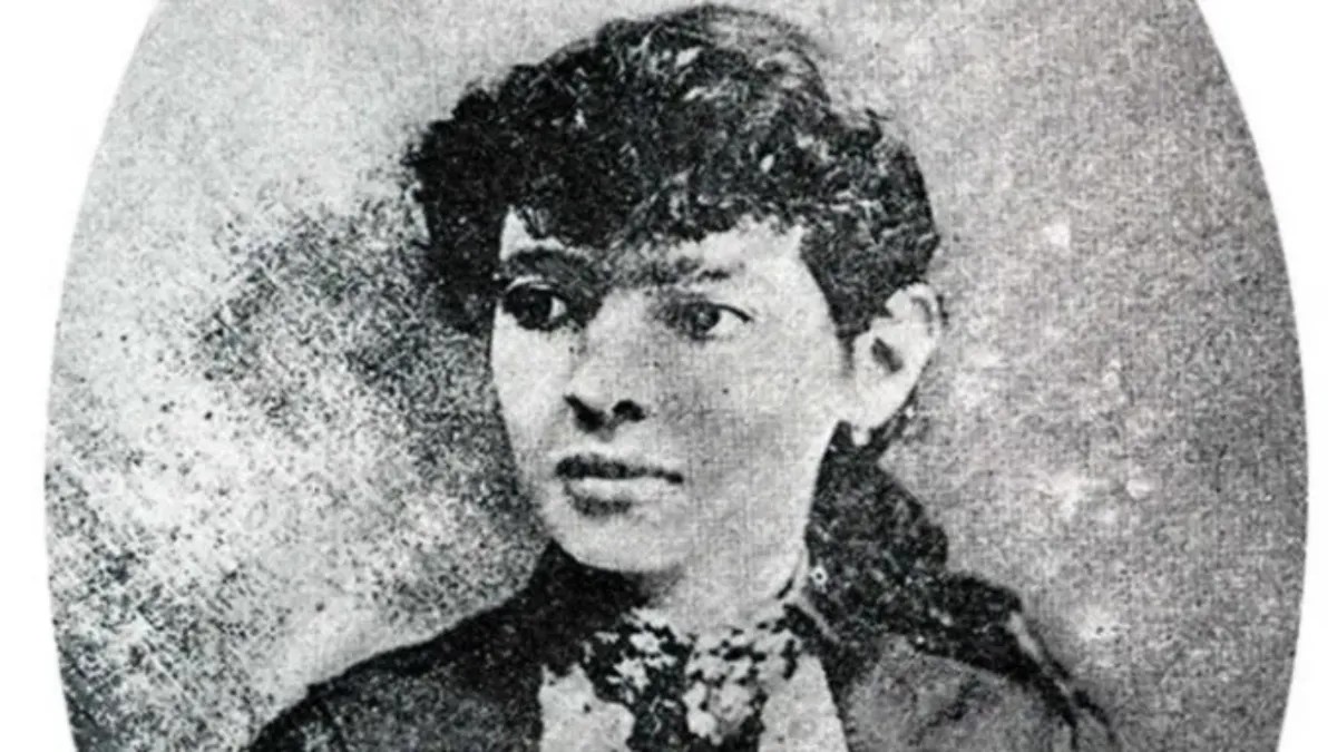 BORISDESCO's tweet photo. El 20 de septiembre de 1889 Antonia Navarro defendió su tesis doctoral titulada “La luna de las mieses” o "Luna de la cosecha" en el paraninfo de la Universidad de El Salvador. Convirtiéndose en la primera salvadoreña y centroamericana en graduarse de ingeniera. https://t.co/kiwKKNkXGi