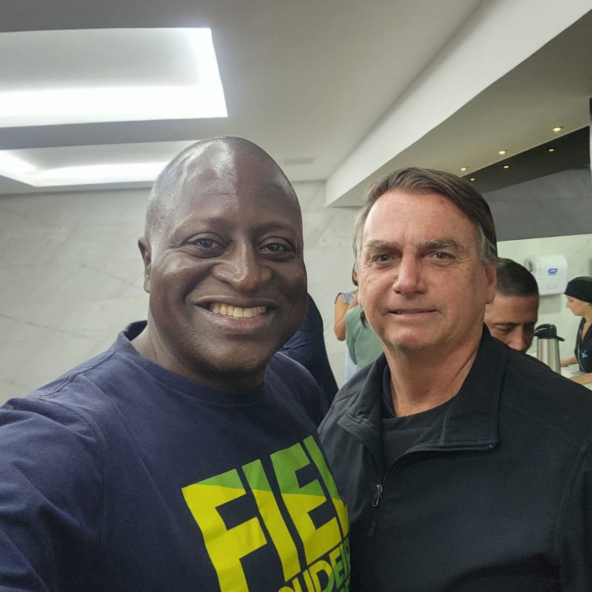 CONTA COMIGO IRMÃO! 
Lealdade e gratidão não prescrevem