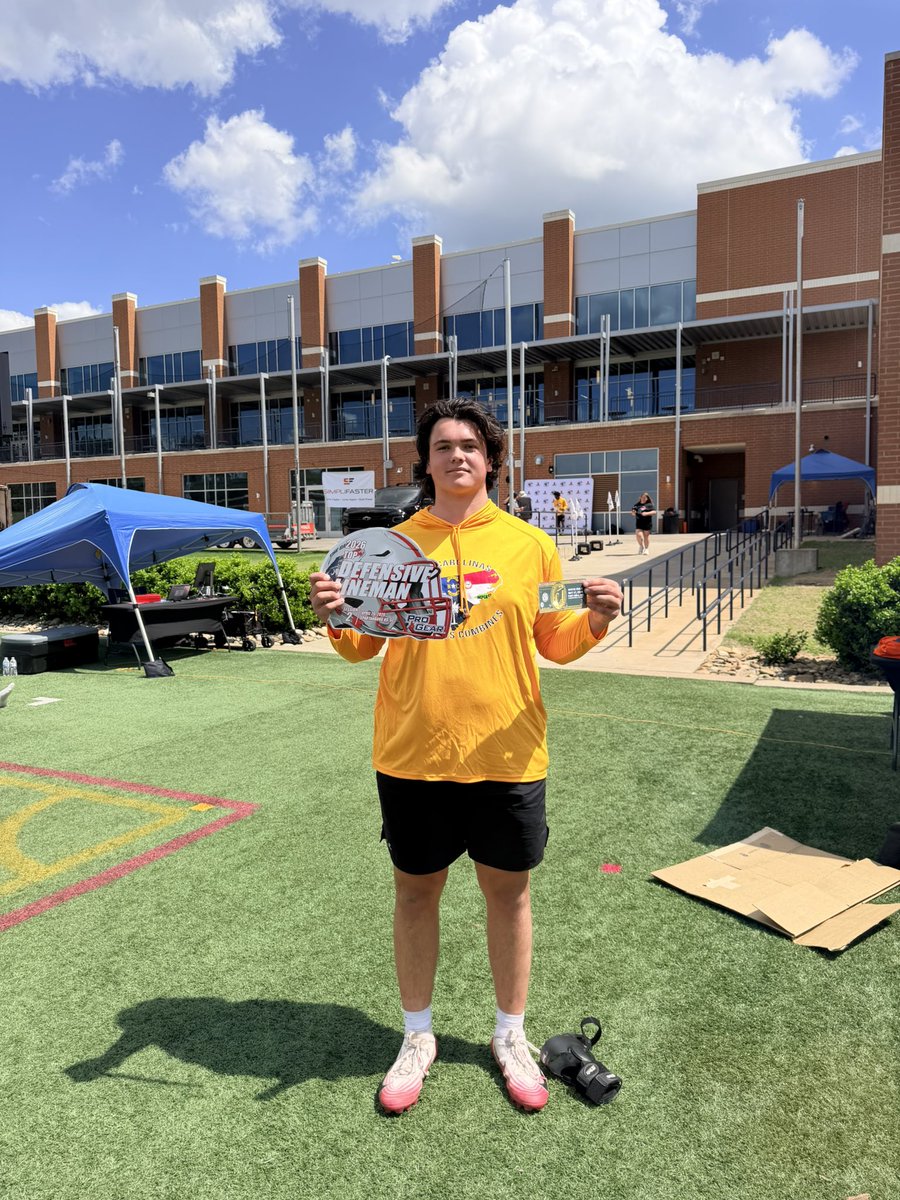 Luke_fb01's tweet image. Blessed to have returned 1 week post-injury clearance, performed well and won Best Defensive Lineman at the Carolina Coaches Combine! #we #BuiltAtMann #AGTG
 @mann_football 
@CoachSmiley20 
@Coach_DadBod 
@TlLance
