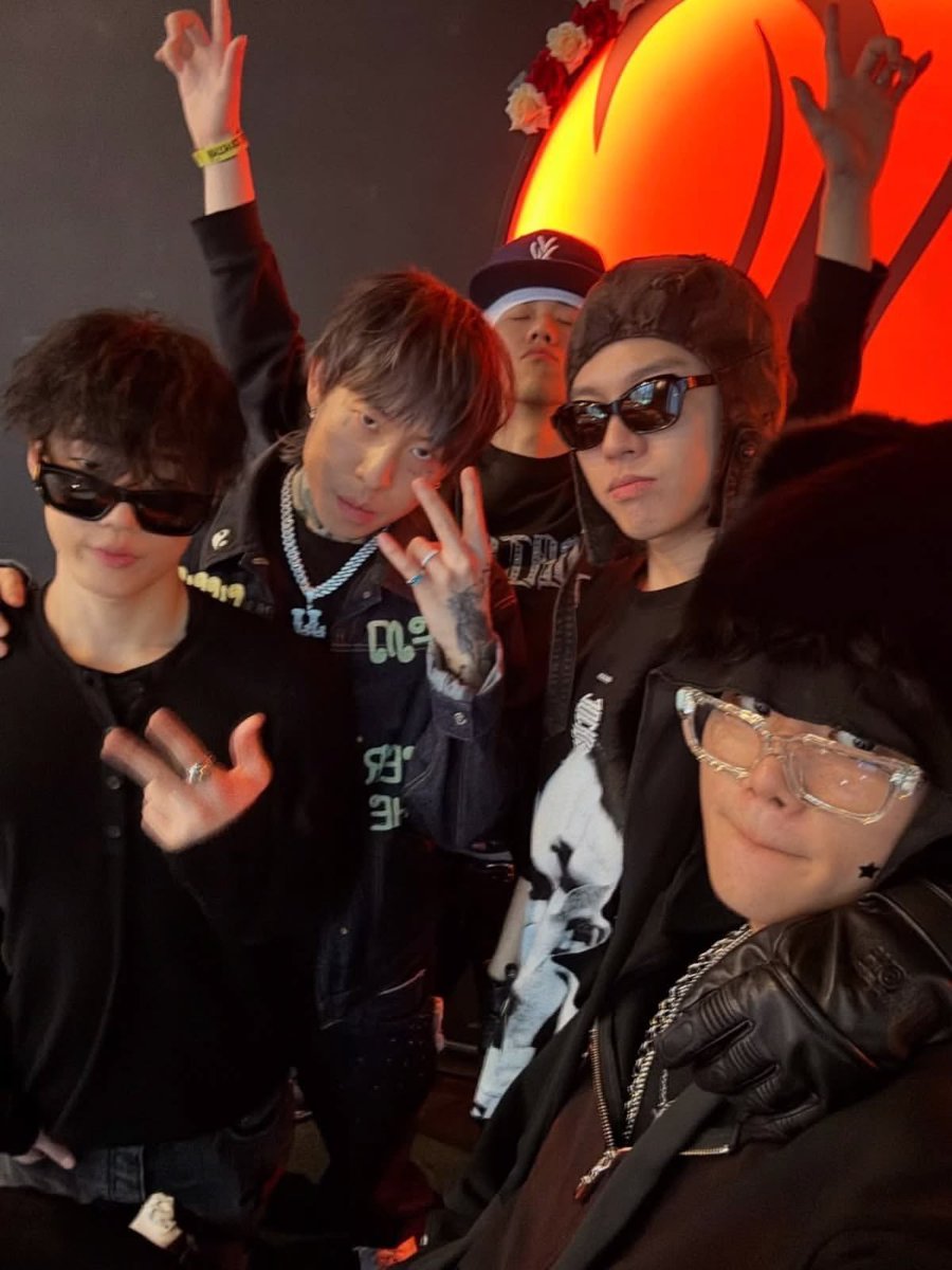 1️⃣ (상태:TheNostalgiaWithMyLittleEcstasy) tweet media