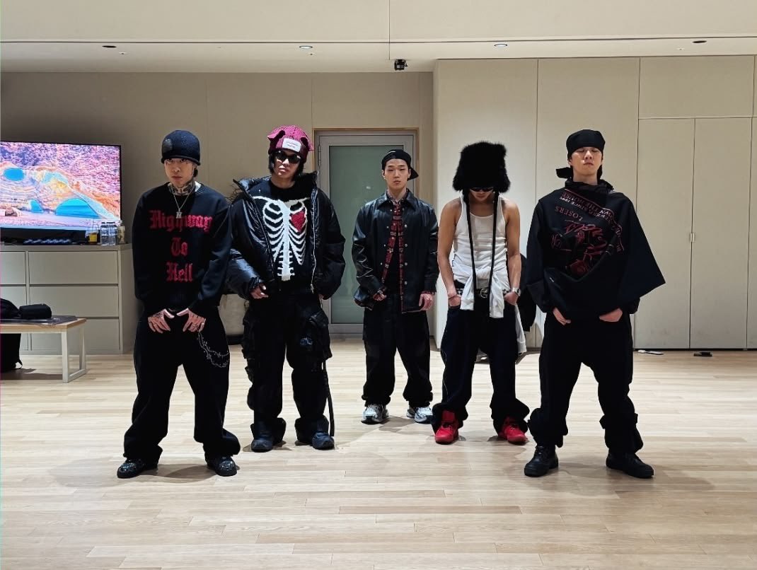 1️⃣ (상태:TheNostalgiaWithMyLittleEcstasy) tweet media