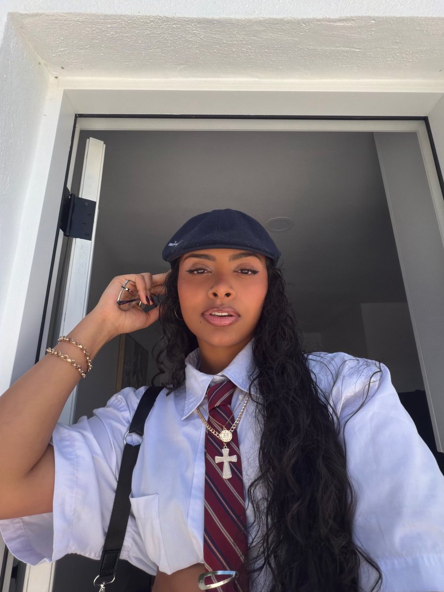 alexrang⁷ tweet media