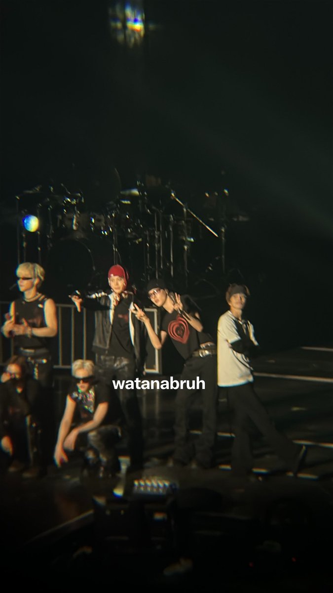 watanabruh's tweet photo. my babies 🤏🏻 #HARUTO #JUNGHWAN #PULSE_ON_IN_JAKARTA
#TREASUREinJKT #TREASURE https://t.co/E0cS2kYBR7