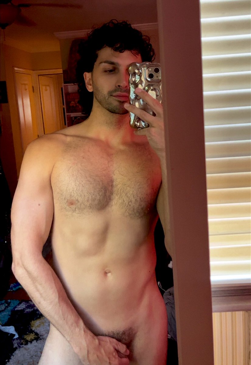 mia_spresso's tweet photo. keeping the chest hair 😌 https://t.co/buqyDqAzyi