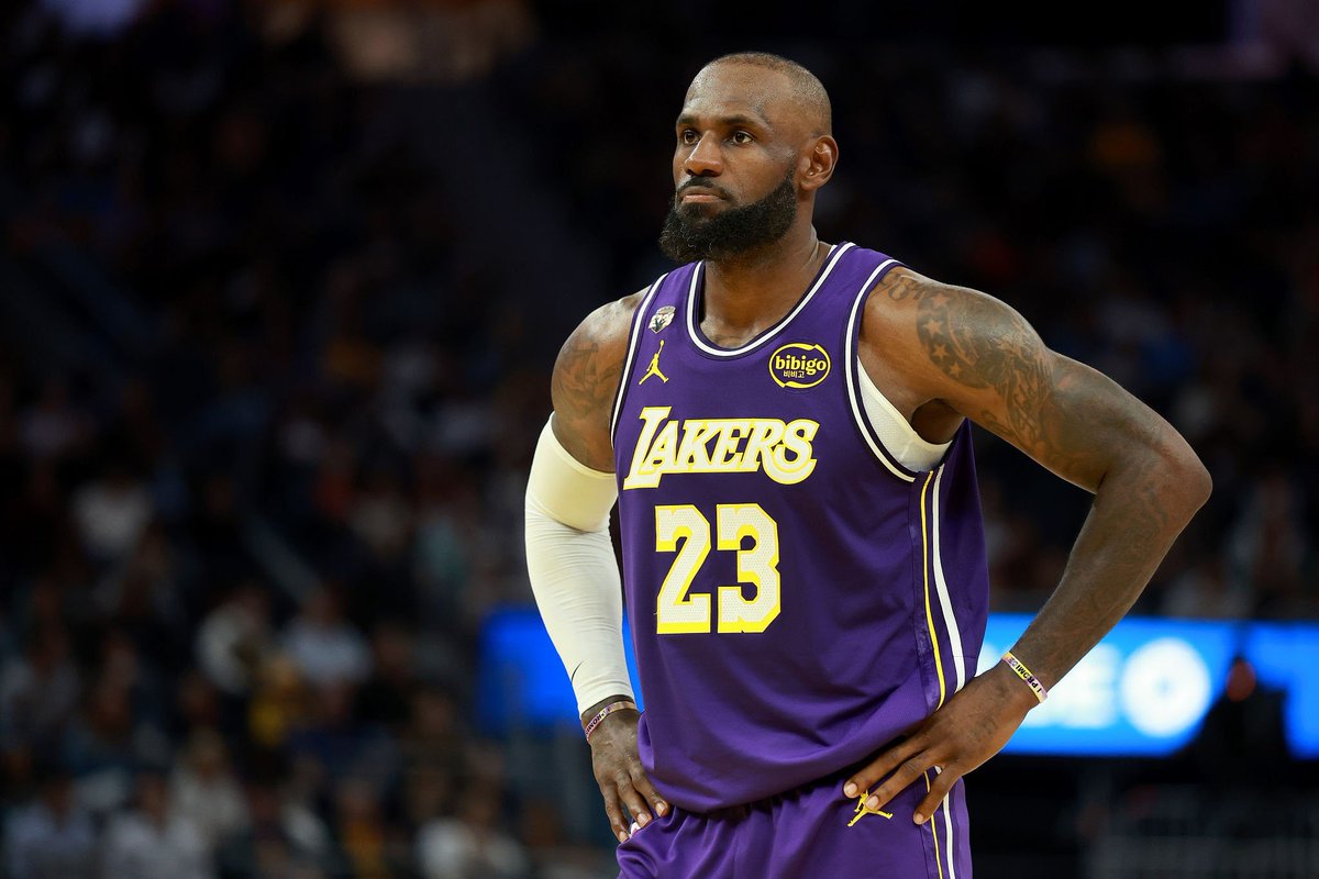 <a href="/ShamsCharania/">Shams Charania</a> cant really blame kd for ducking the smoke  

it's not so easy to beat this guy when you don't have the GREATEST SUPERTEAM ever assembled 😂