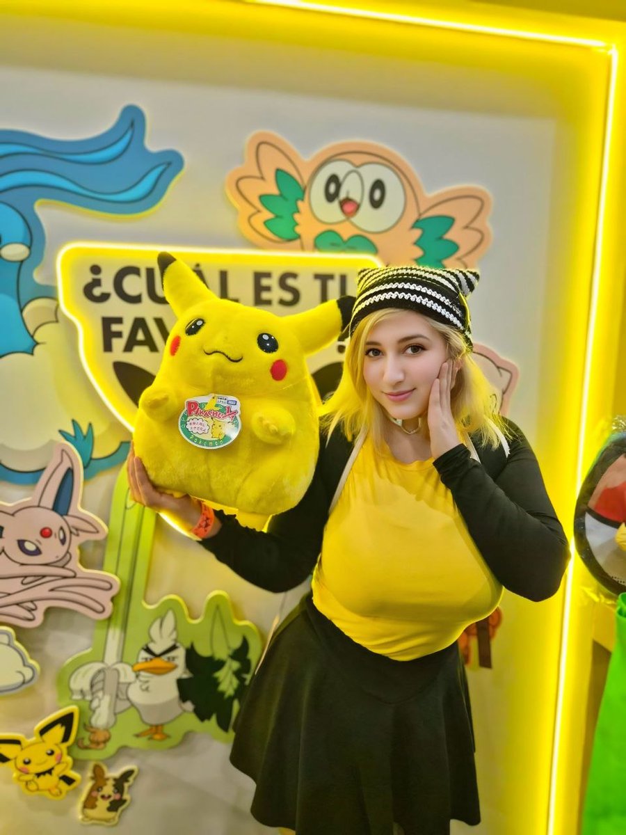 JocyCosplay tweet media