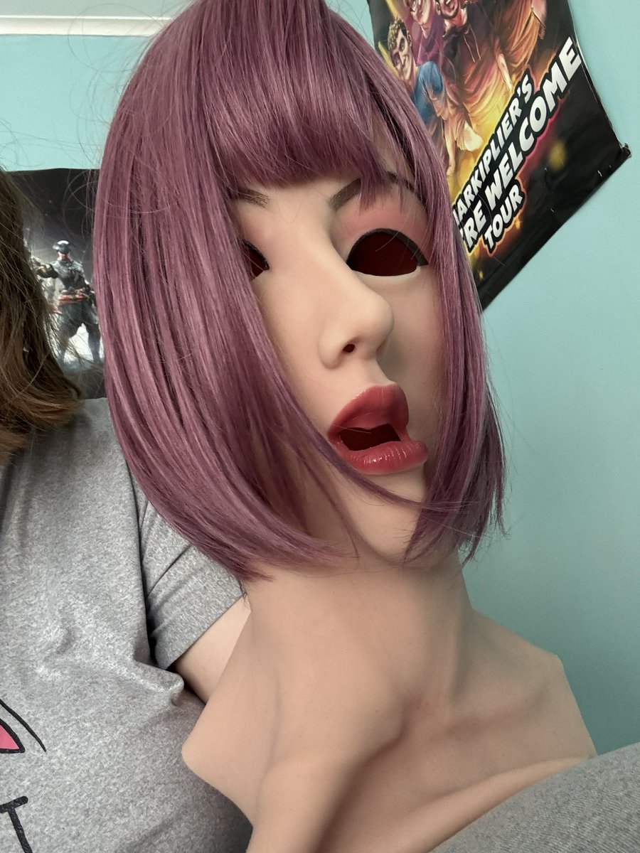 angelmasks22's tweet image. Anyone wanna wear a freshly worn face? Get her while she’s still warm!! 

#freshface #masks #empty #worn