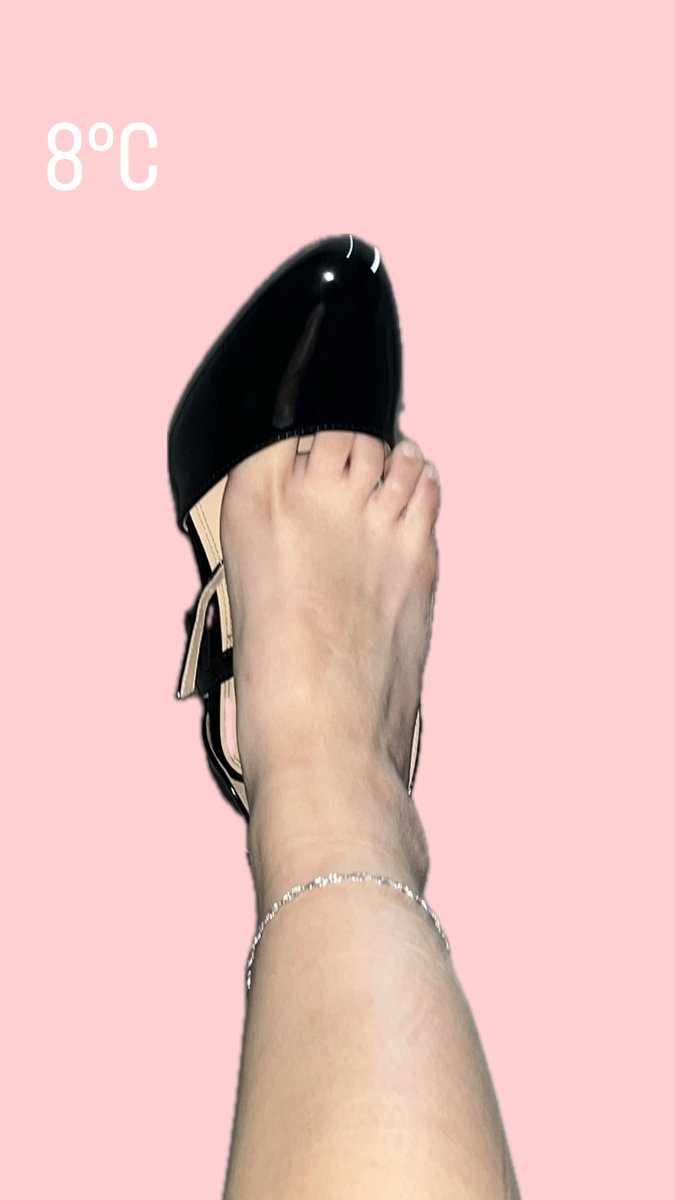 BabyFeetDuo's tweet image. Such a cold day today 🥶 My toes had to suffer and freeze. I wish that someone would warm them up with tongue 👅 
#Scarlet #cold #feet #feetlover #foot #nsfwtwtًً #sex #money #doubletroubletoes