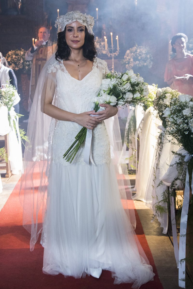 duquedatv's tweet photo. Não podermos negar que eles fazem um belo casal é a vaca da Lucinda tava linda na cerimônia de casamento. #TempoDeAmar https://t.co/xFKClLbMuY