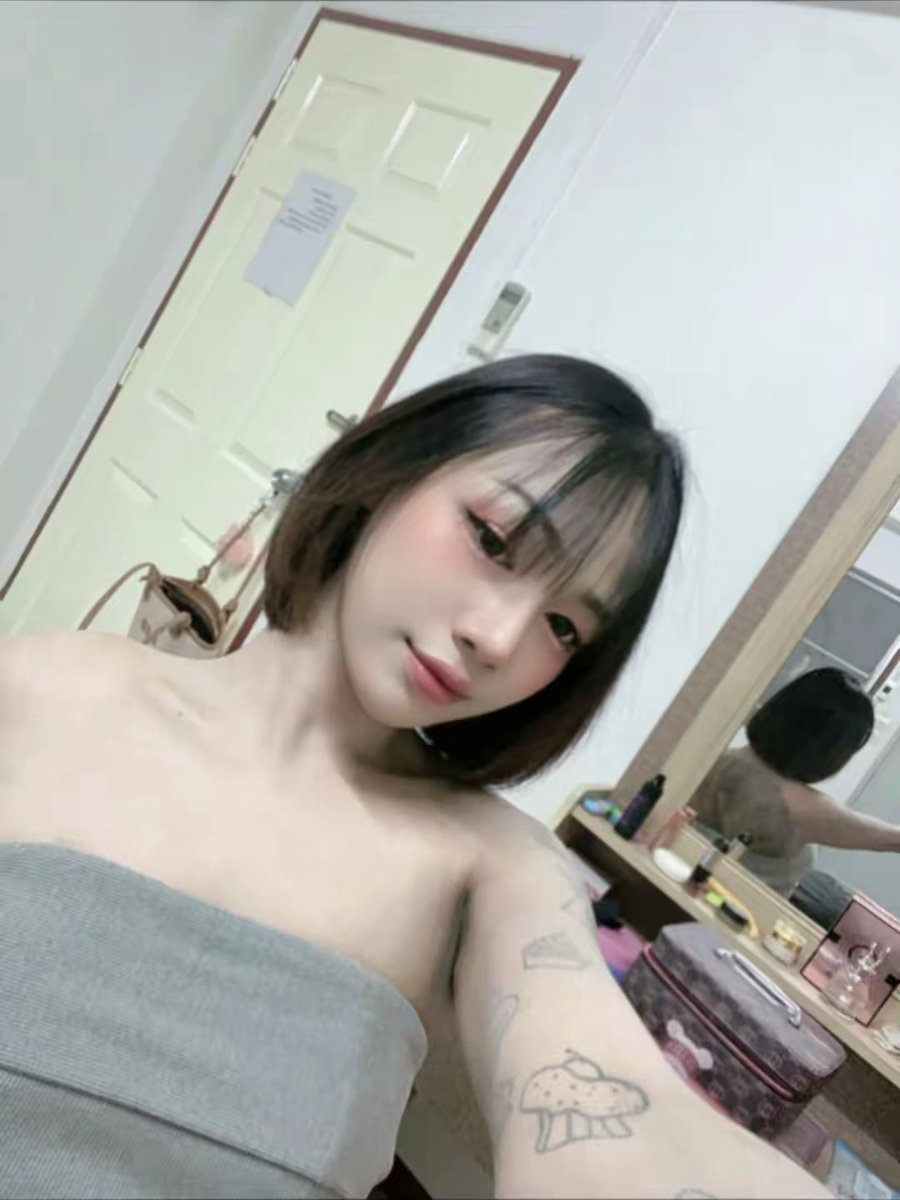 ศรีราชา สาวสอง tweet media