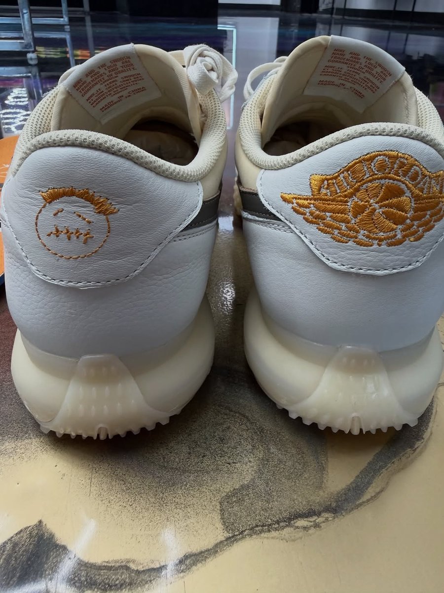 JustFreshKicks tweet media