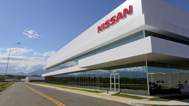 🚨CIERRA NISSAN ARGENTINA

🚘 Dejará de fabricar autos en el pais y empezará a importar, es la segunda automotriz que anuncia su retiro, Mercedes Benz lo hizo en febrero 2025.