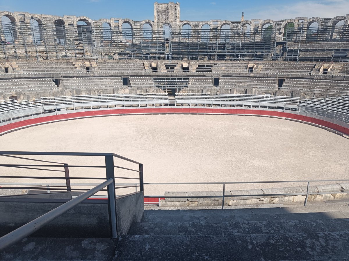 DGSClassics's tweet photo. The magnificent Roman amphitheatre. After dinner at Grand Café Malarte we have returned to Orange for the night. https://t.co/fOQOPsrcgU