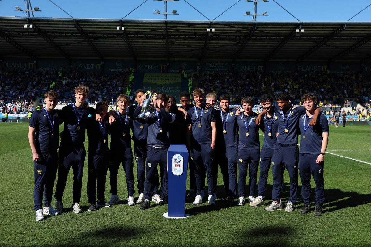 AcademyOUFC's tweet photo. Congratulations to both our Under-18s and Under-21s, who were awarded their league titles and winning medals yesterday at the Kassam🏆🥇

Both sides became champions of their respective leagues this season. The Under-21s won the Central League after their unbeaten season, whilst the Under-18s claimed the South West Youth Alliance league title💛