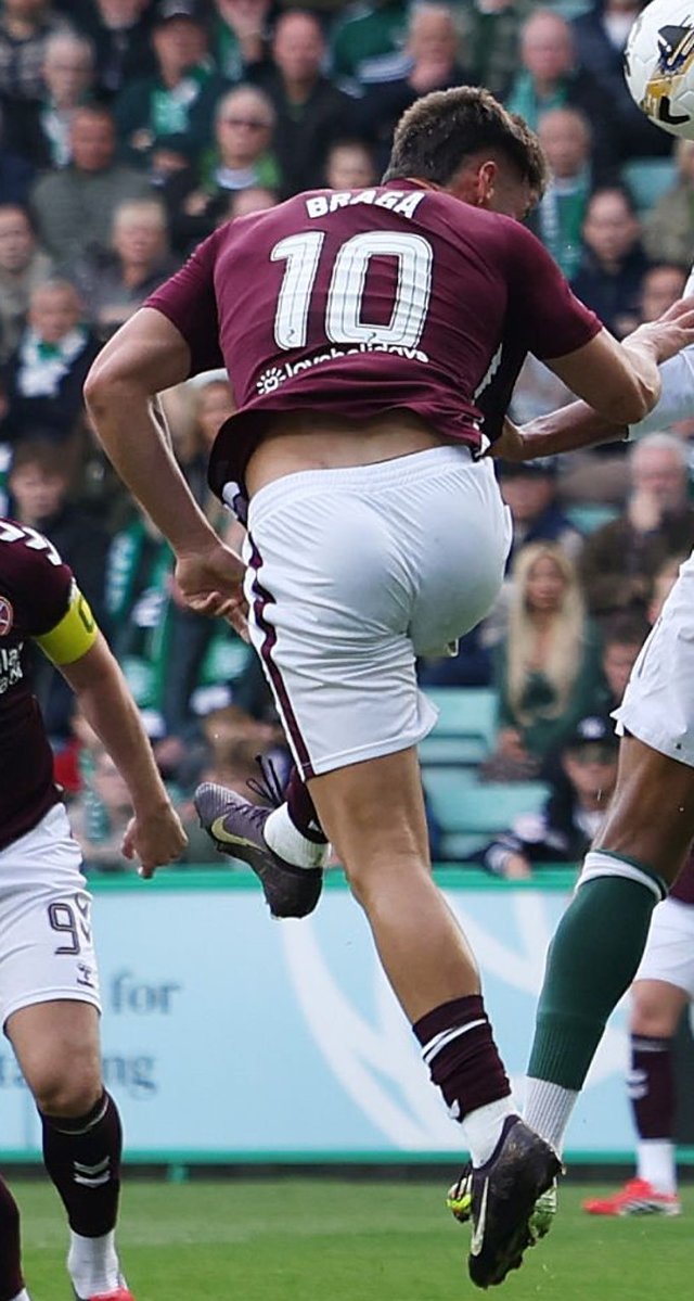 Random Feed tweet media