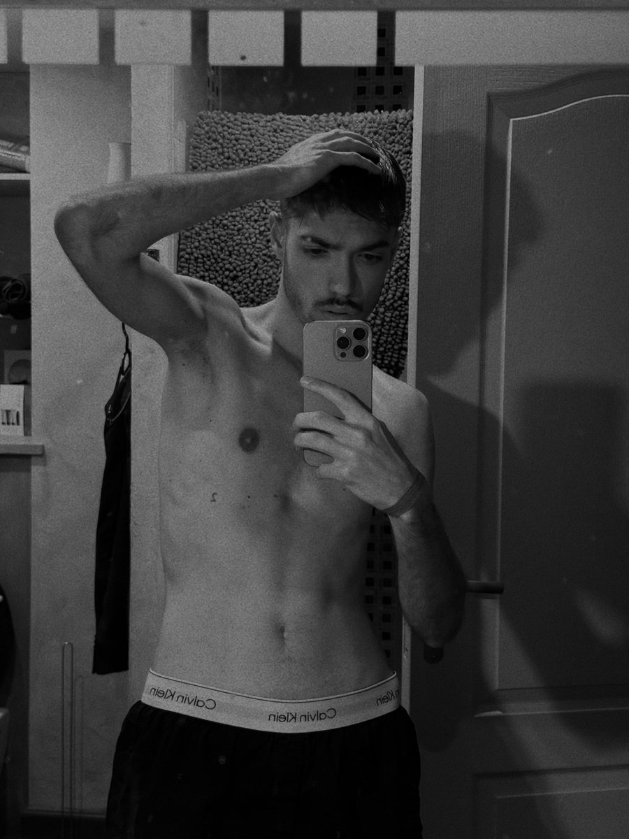 Flavvv 🦦 tweet media