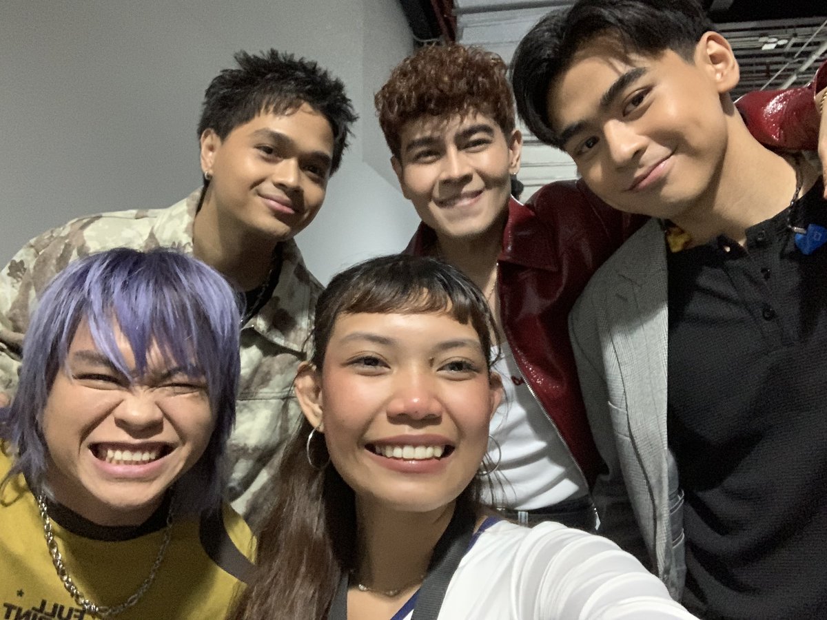 erinefinityyy's tweet photo. i love my intern lifeeeee<3333 https://t.co/8NrZiuT6HR