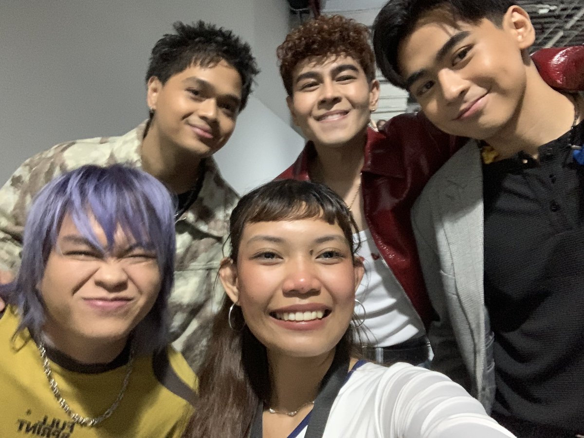 erinefinityyy's tweet photo. i love my intern lifeeeee<3333 https://t.co/8NrZiuT6HR