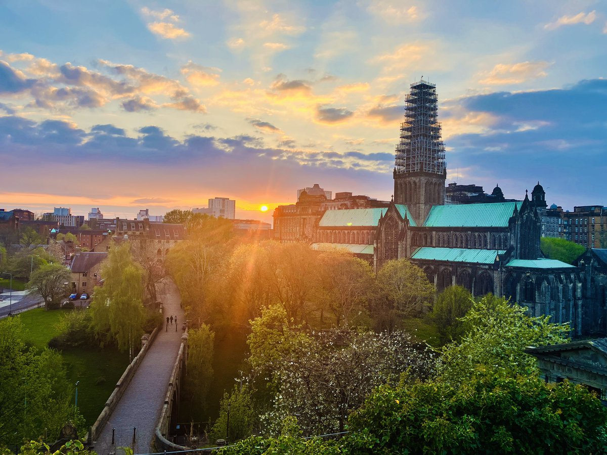 DennistounStyle's tweet image. Sunset Glasgow Necropolis 26.4.26. Beautiful end of a beautiful Sunday. 🌅🌅🌅 #glasgow #glasgownecropolis #glasgowsunset #sunsets