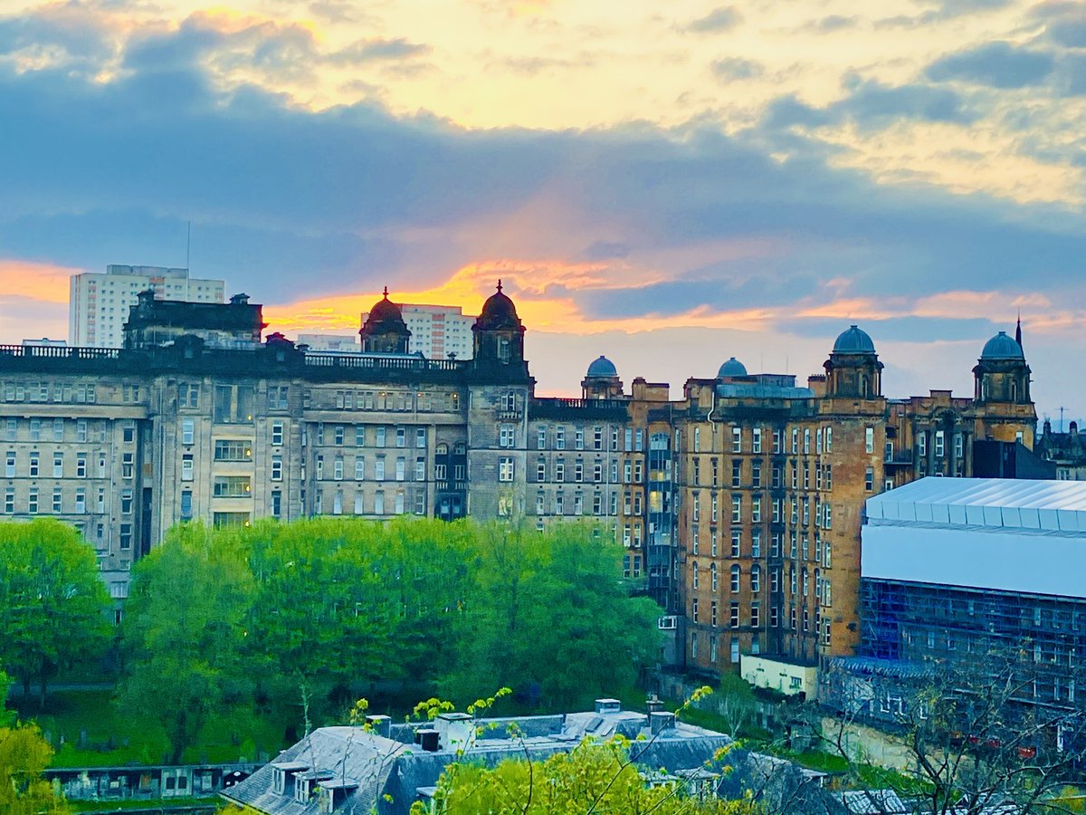 DennistounStyle's tweet image. Sunset Glasgow Necropolis 26.4.26. Beautiful end of a beautiful Sunday. 🌅🌅🌅 #glasgow #glasgownecropolis #glasgowsunset #sunsets