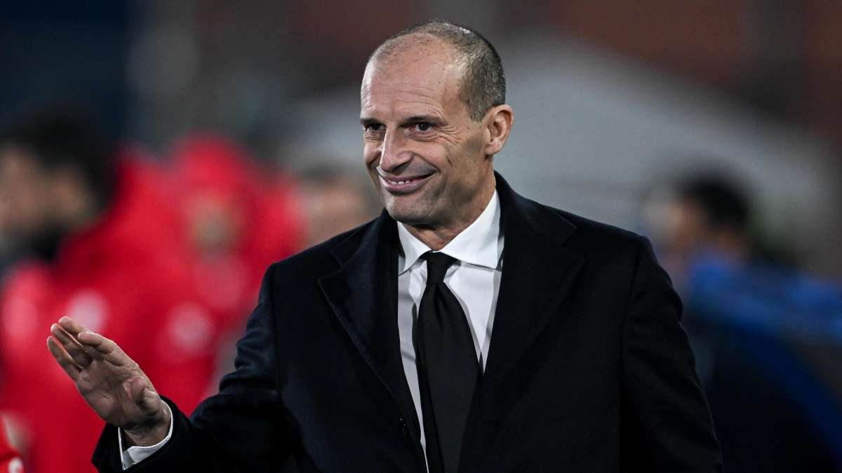 Chi riesce a seguire 90 minuti di partita con #Allegri ha un problema serio in casa con qualche familiare, o la moglie che non si fa la ceretta. Come cazzo fate a guardare 90' di questa merda? Ha declassato il #Milan alla B sto codardo. Ma voi veramente volete questo? #Juventus