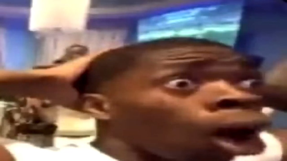 Cortinas ao Contrário tweet media