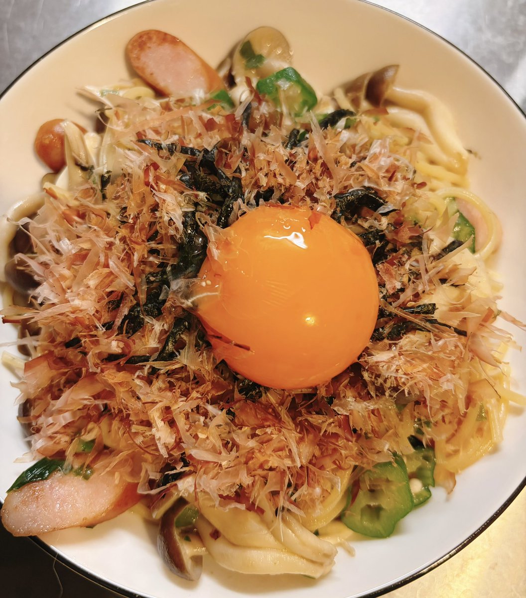 🪭 線 tweet media