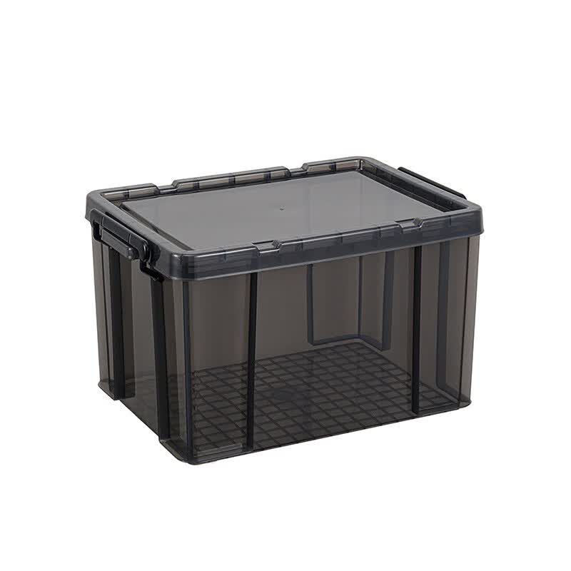 sabsnailbar's tweet image. "Folding laundry mid-movie break  Who’s guilty of pausing the show to fold a few extra items #LaundryLife #SmallWins"