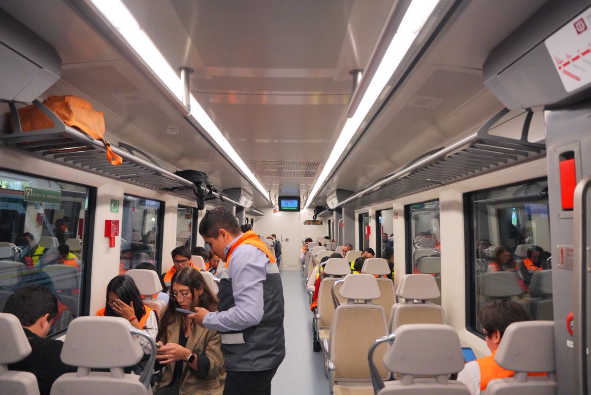 La inauguración del Tren Felipe Ángeles, Buenavista–AIFA es un hecho histórico para la movilidad en la zona centro del país, porque acerca destinos, facilita los traslados diarios y mejora la conexión con el aeropuerto para beneficio de miles de personas.

¡Enhorabuena,