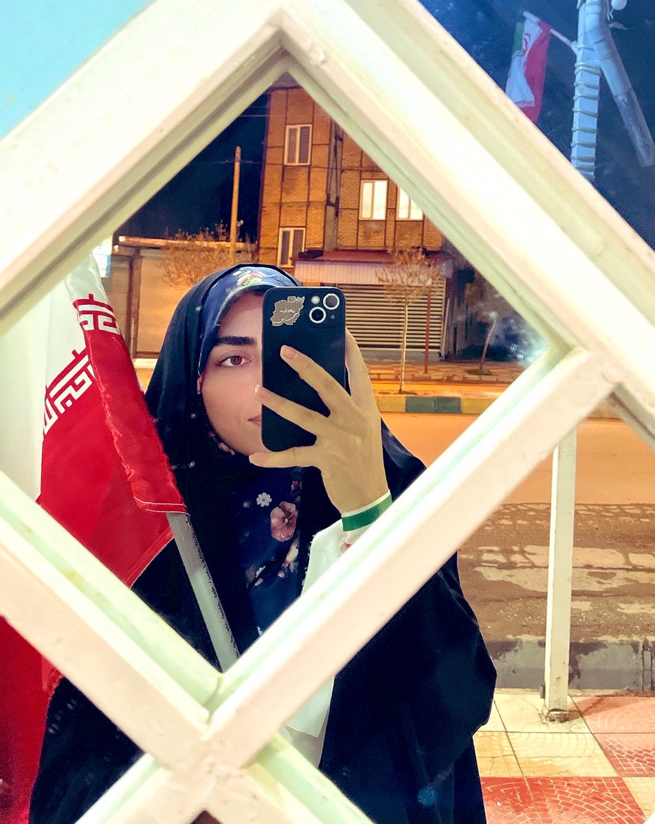 iam__zara78's tweet image. خاستم بگم محدودیت رو ما اثر نداره و‌ من هنوز زندم حرومزادهااااا 
I wanted to say that limitations don’t affect me.
I’m still alive, bastards!
#war