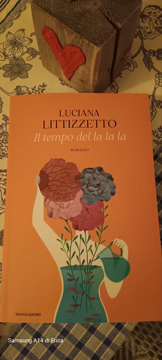 Ericatata72's tweet photo. Lo sto leggendo e lo trovo davvero perfetto...ti ritrovi davvero in ognuna delle tre protagoniste🩷🩷🩷 #iltempodellalala #ctcf #lucianalittizzetto https://t.co/6YyOQTdTYT