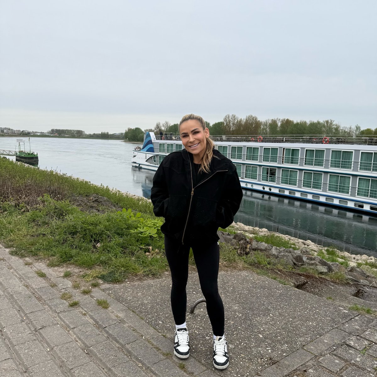 NattieByNature.Weebly.com tweet media