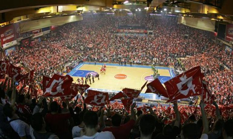 "Neste pavillón de Punta Arnela foi onde se forxou a lendo do noso baloncesto. Homenaxe do pobo de Ferrol ás persoas que, con seu traballo e dedicación, fixeron posible a ilusión deste deporte na nosa terra".

Imos con todo!