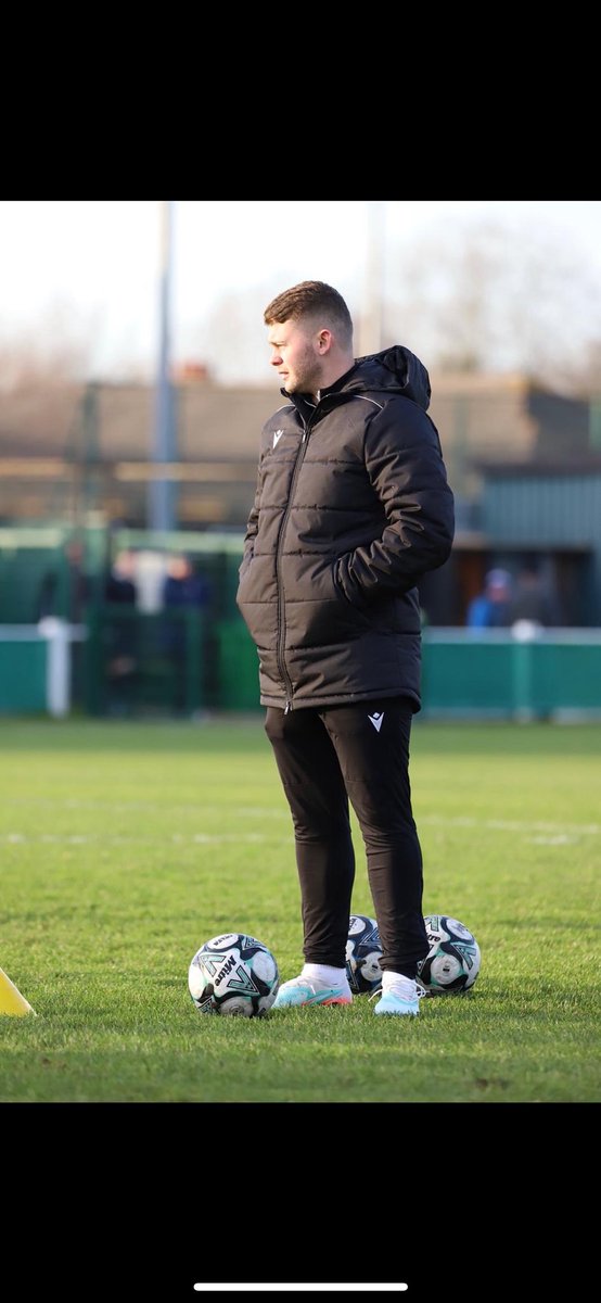 Fredburrell6's tweet photo. 25/26 done and dusted 

A long hard learning season, the clubs first at step 4 Buzzing we achieved our target of staying up but hungry to improve next year as we left alot out there 

Big thanks to the gaffer @KieranAmos for being the best teacher I could ask for 💙

@takeley_fc https://t.co/GzQsM53tJS