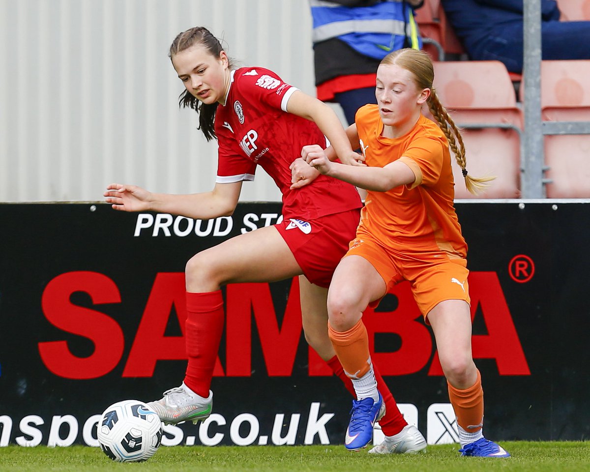 sjt_photos's tweet photo. Four from today’s @LancashireFA U14 Girls County Cup Final @BFC1887Ladies v @ASWFCofficial https://t.co/JHfKWBOrQU